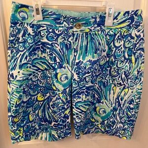 Lilly Pulitzer Blue and Green Chipper Women's Shorts ~ Size 4